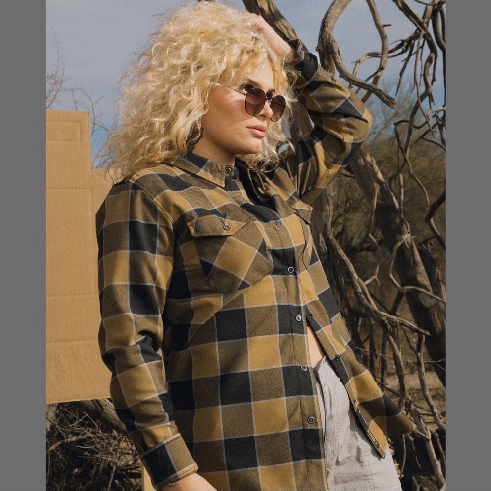 Dixon womens five clicks out Plaid snap button long sleeve Shirt size medium